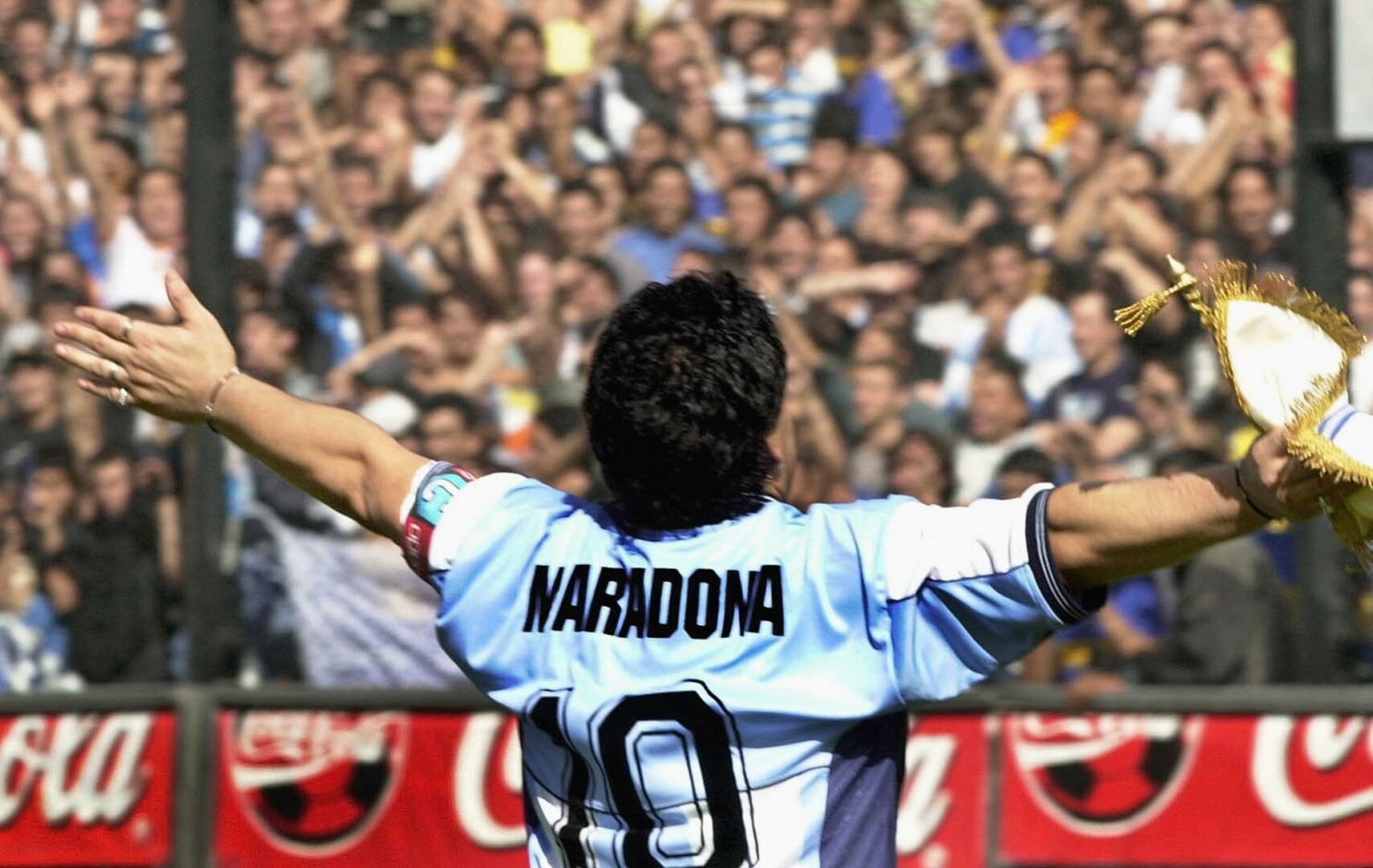 Maradona là ai? 