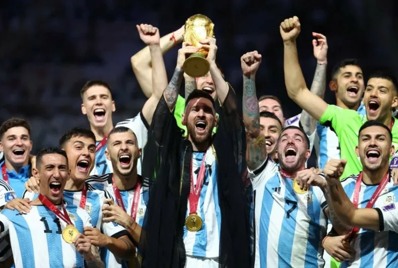 Messi là thủ lĩnh chiến thuật và tinh thần, dẫn dắt Argentina bằng kinh nghiệm, bản lĩnh và cảm hứng