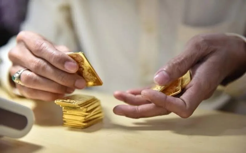 co nen dau tu vang vao thoi diem nay khong phan tich co hoi va rui ro